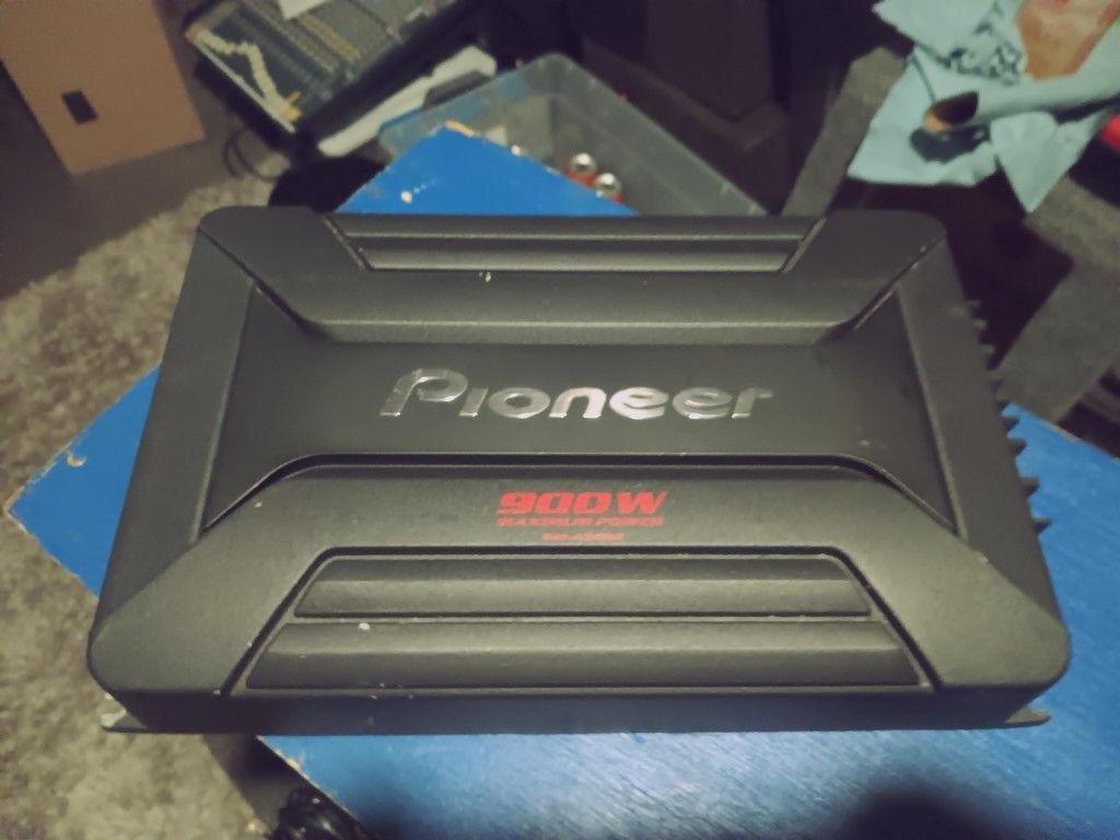 Pioneer 2-channel 450 W bridgeable. FREE DELIVERY IN DEMO PORTLAND VANCOUVER AREA 