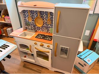Play Kitchen