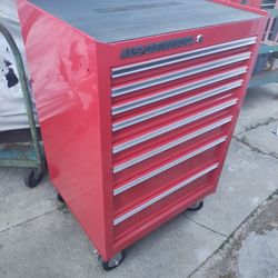 US General 8 Drawers Has Keys. Very Good Condition. 