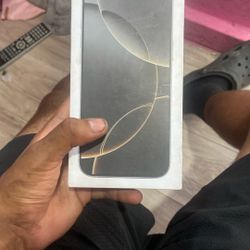 iPhone 16 Pro Max