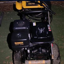 Commercial  Pressure Washing 4400