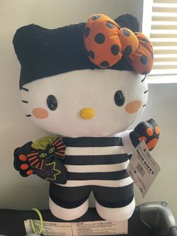 Hello Kitty Halloween Greeter