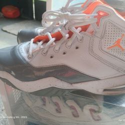 Jordan B Loyals Size 9