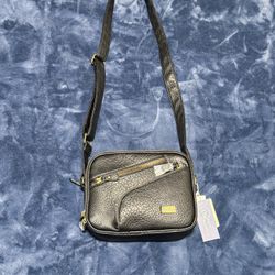 Black sling crossbody bag white mountain 