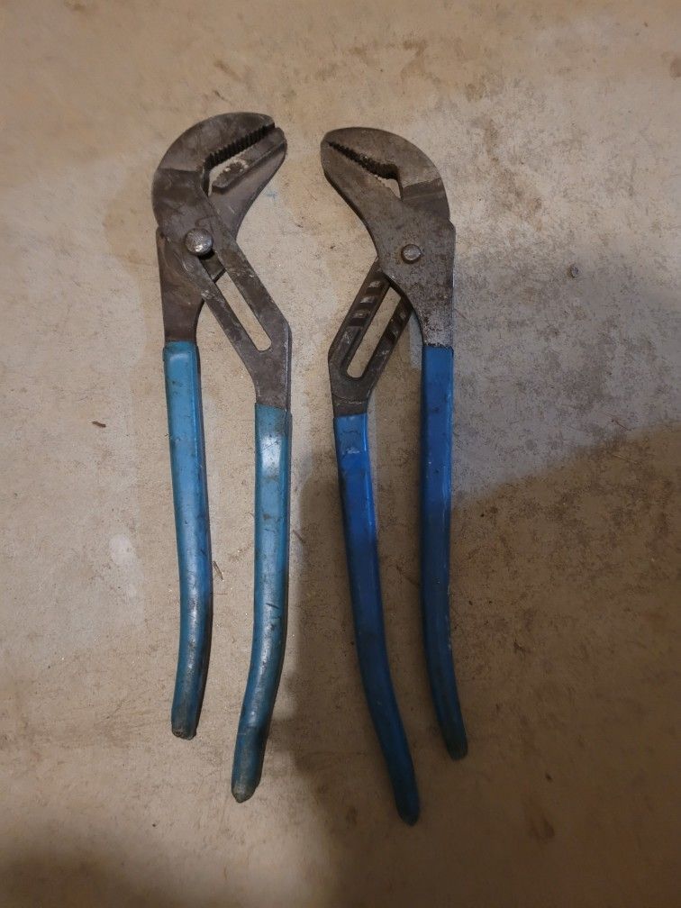 2 - 24" Channel Lock 1 - 24 Ridge Pipe Wrench