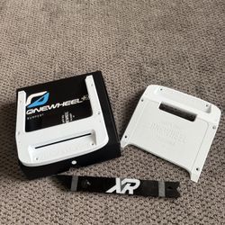 Brand new Onewheel XR white bumper and excellent condition Black rail
