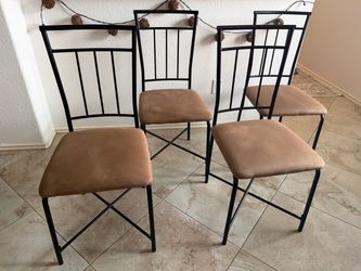 Set of 4 dining chairs