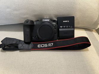 Canon R7 Like New