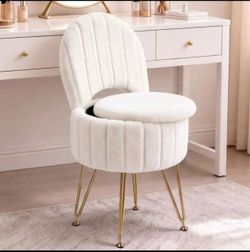 New open boxVanity chair