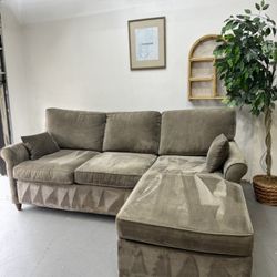 •Jonathan Louis Sectional Sofa•