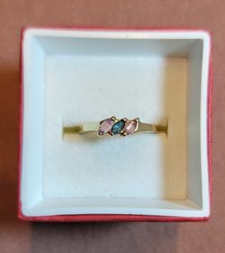 Ladies 10K Solid Yellow Gold Ring with Colored Stone's