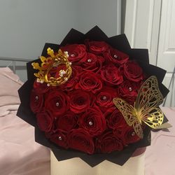 Flowers Eternal Or natural roses 
