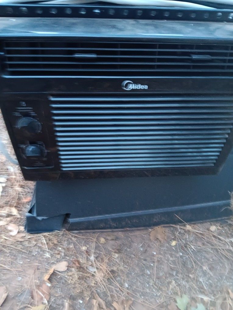 Ac Works Good Midea
