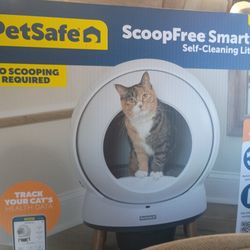 PetSafe ScoopFree Smart Self-Cleaning litter