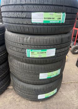 Goodride SA77   Tires Size: 265/40ZR22 XL ​Bes 22" wheels like the The Highlight: Ultra-high performance "ZR" speed rating for heavy luxury vehicles.