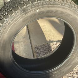 Good Year Wrangler 255/60/20 (1) Tire