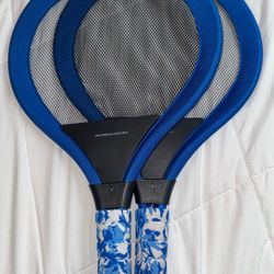 2 Badmitton Rackets 