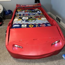Lightning McQueen Bed 🏎️