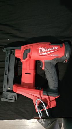 M18 FUEL 18-Volt Lithium-Ion Brushless Cordless 18-Gauge 1/4 in. Narrow Crown Stapler (Tool-Only)