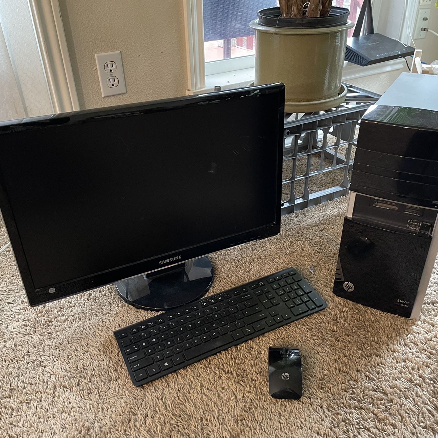 Hp Envy 700 Pc Series And Samsung Monitor