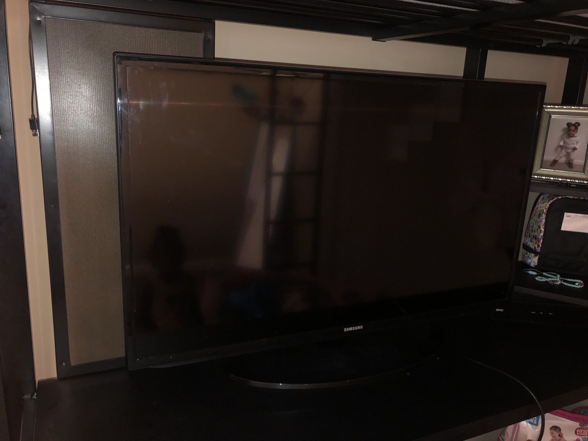 Samsung Smart TV 40’ and Xbox 360 w Kinect