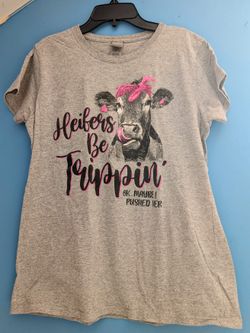 Gray Heather Graphic Tee Heifer's Be Trippin' L NWOT