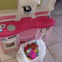 Toy Kitchen 
