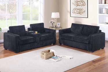2-Piece Sofa Set
Sofa + Loveseat + Cup Holders + Console + Charging Station

Color: Black.   Juego De Sofas En Venta Entregamos A Domicilio 