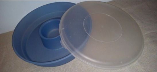 13" Diam Chip & Dip/Veggie Container w/lid