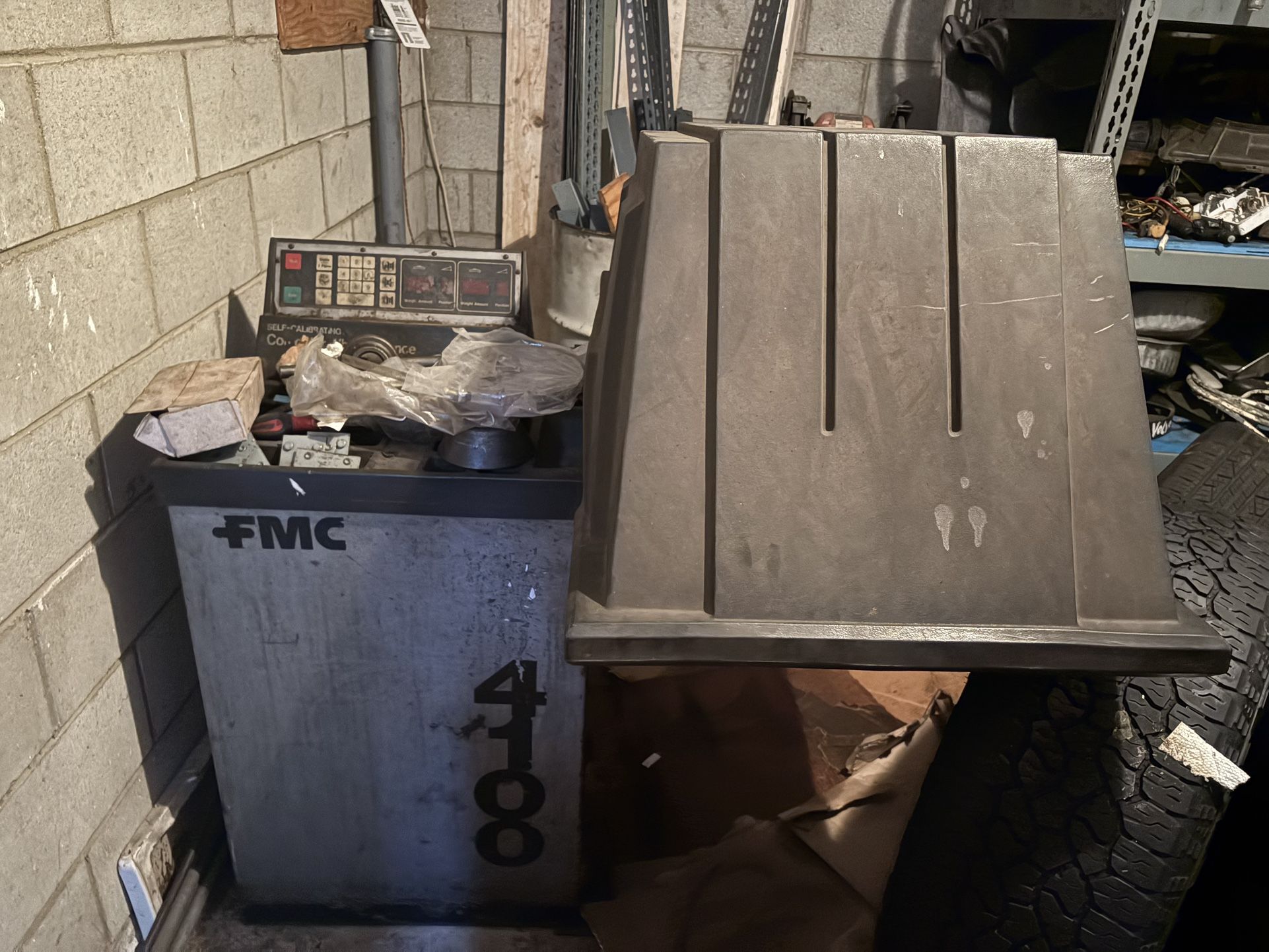 FMC-4100 Self Calibrating Computer Wheel Balancer