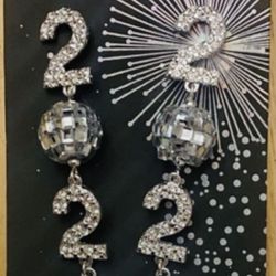 Gorgeous! I Am 💖✨🪩2026 Silver Earrings🪩✨ 💖     