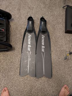 Carbon fiber freediving fins
