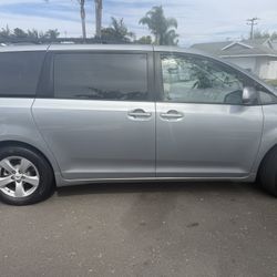 2011 Toyota Sienna