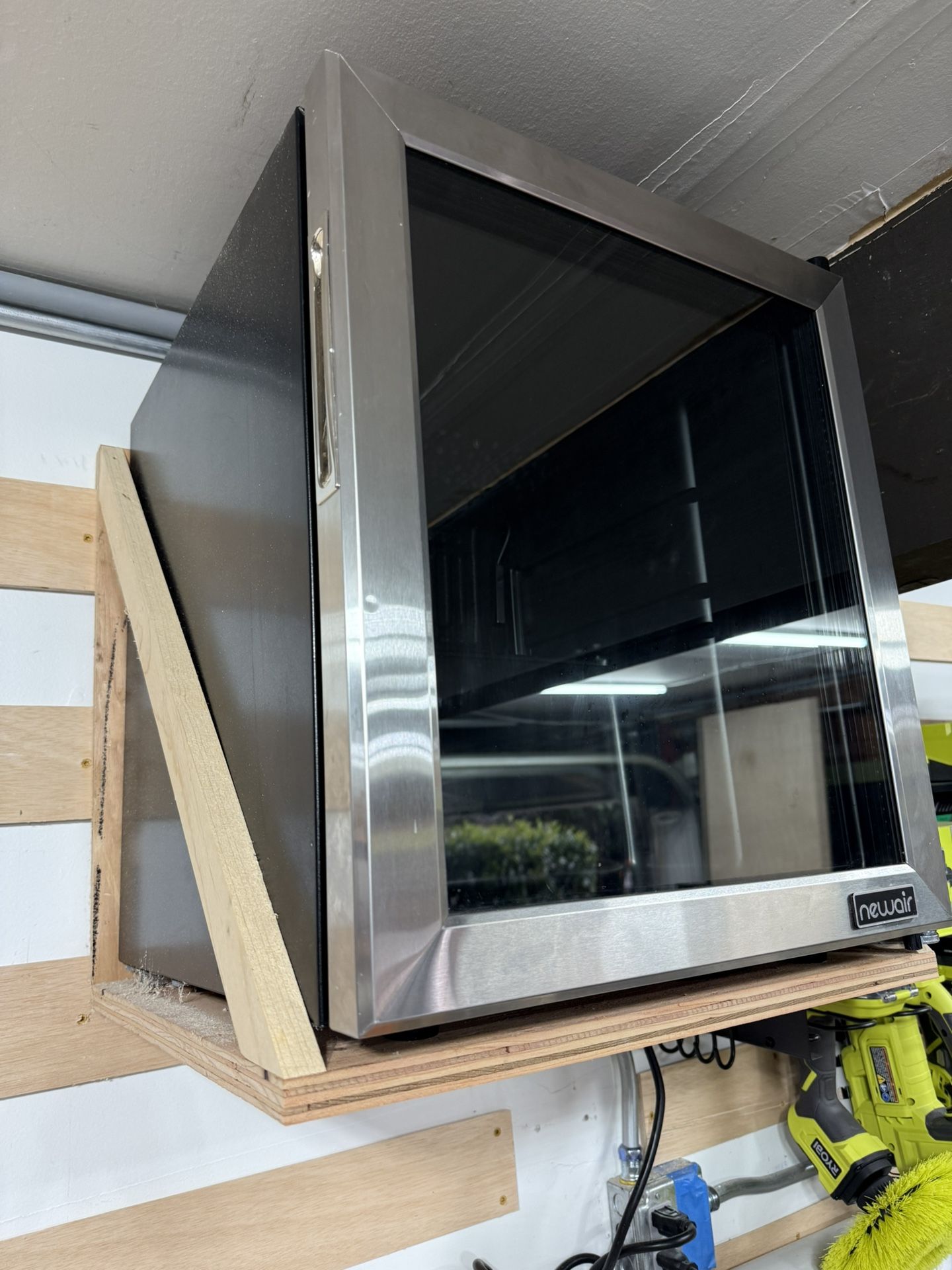 NewAir Mini Fridge Cooler