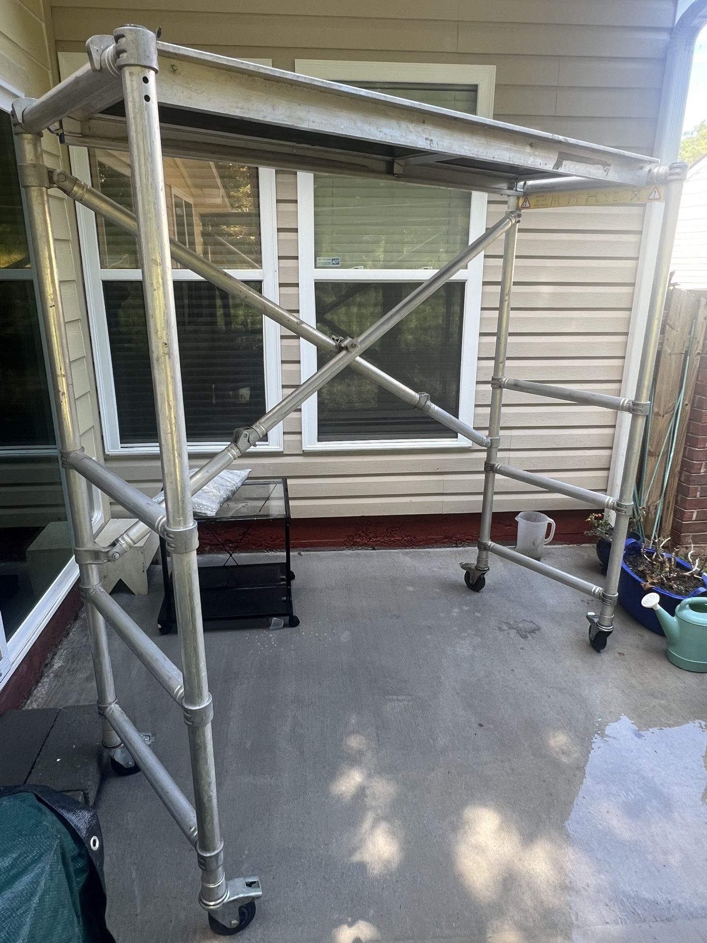 Selling Steel Folding Scaffolding On Wheels With 4 Levels / Standing Board Included