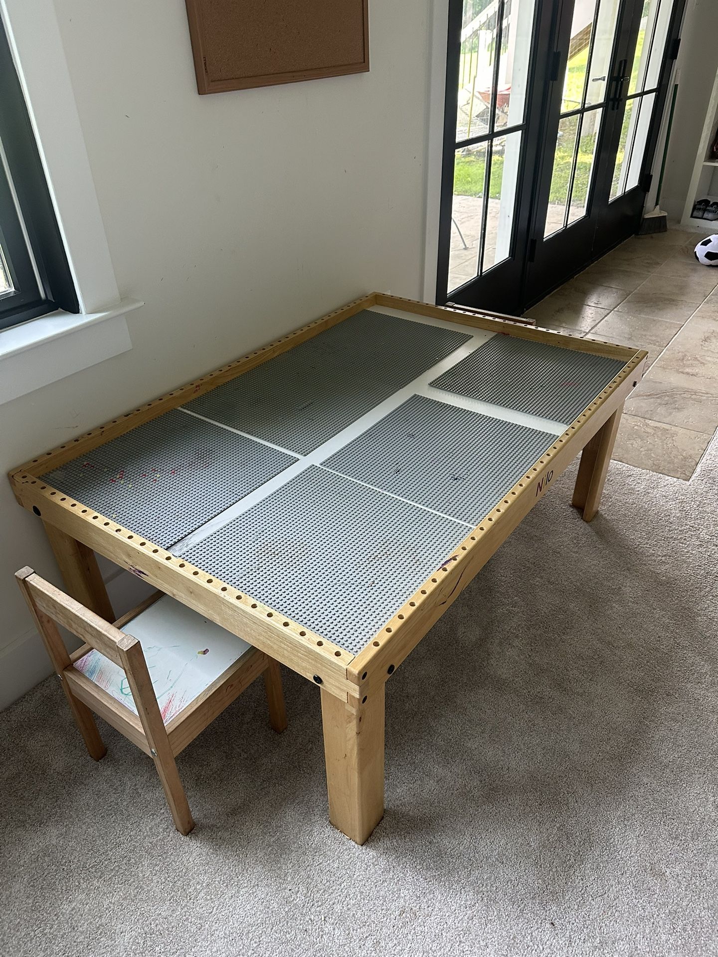 Nilo Kids Table With Removable Lego Board