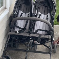 very Nice Double stroller  In Metairie