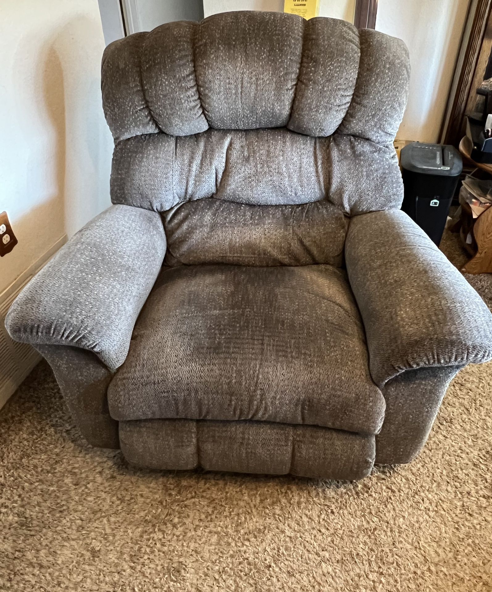 LaZBoy Recliner - Great Condition - $100 OBO