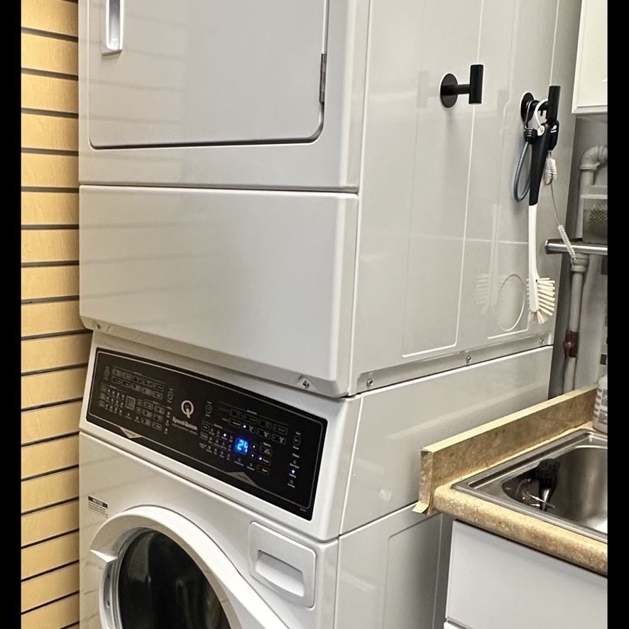 Speed Queen Commercial Washer/Dryer Gas