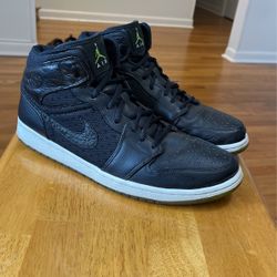 NICE NIKE AIR JORDAN 1 size 11.5 Men 