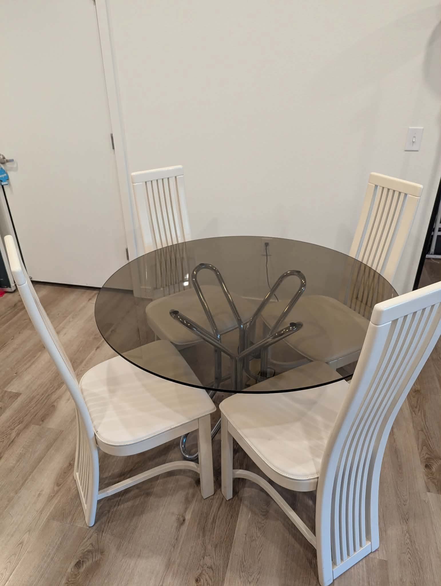 Round Smoke Glass Table  W/ 4 White Leather Chairs $75 OBO