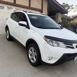 2014 Toyota RAV4 XLE 