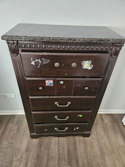 Dresser 5 drawers