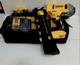 DEWALT CORDLESS 20 V 21 DEGREES 2 SPEEDS FRAMING NAILER KIT INCLUDE 1 BATTERY 4.0 CHARGER AND BAG BRAND NEW