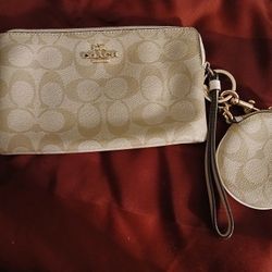 Wristlet