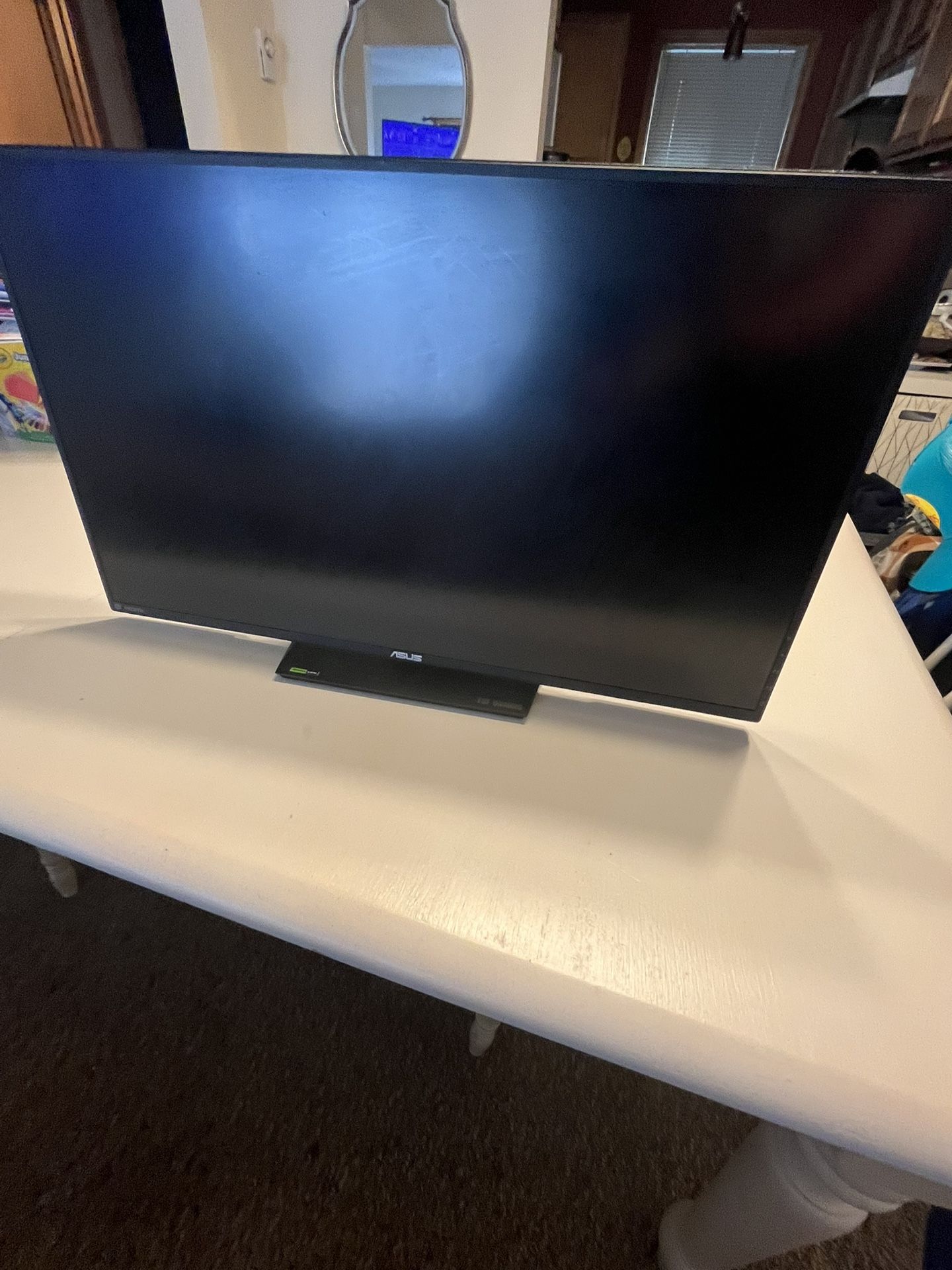 Gaming Monitor You Can Move It Up Or Down You Can Have Vertical Or Horizontal Also Comes With Display Cable And Power Cord
