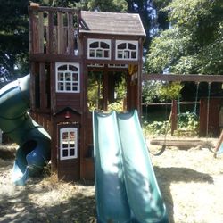 Fun House With Slide And Swings