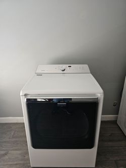 MAYTAG ELECTRIC DRYER XL CAPACITY 8.7 CU CLEAN AND DESINFECTED DELIVERY AVAILABLE FOR EXTRA FEE