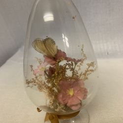 Vintage Real Butterfly Taxidermy W/Dried & Silk Flowers Glass Dome