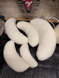 Multiple picture pillow prompts